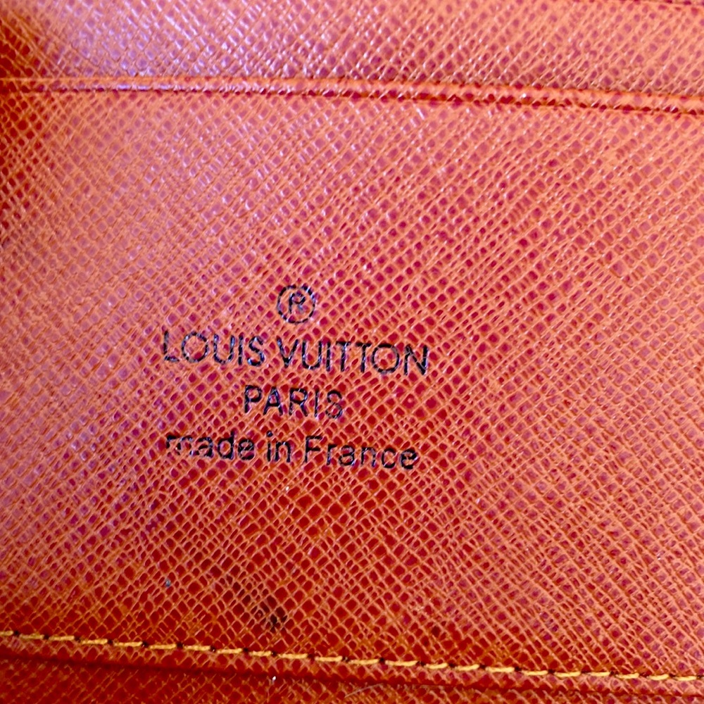 Louis Vuitton bag make or female attire with accent wallet / coin purse - Picture 3 of 5